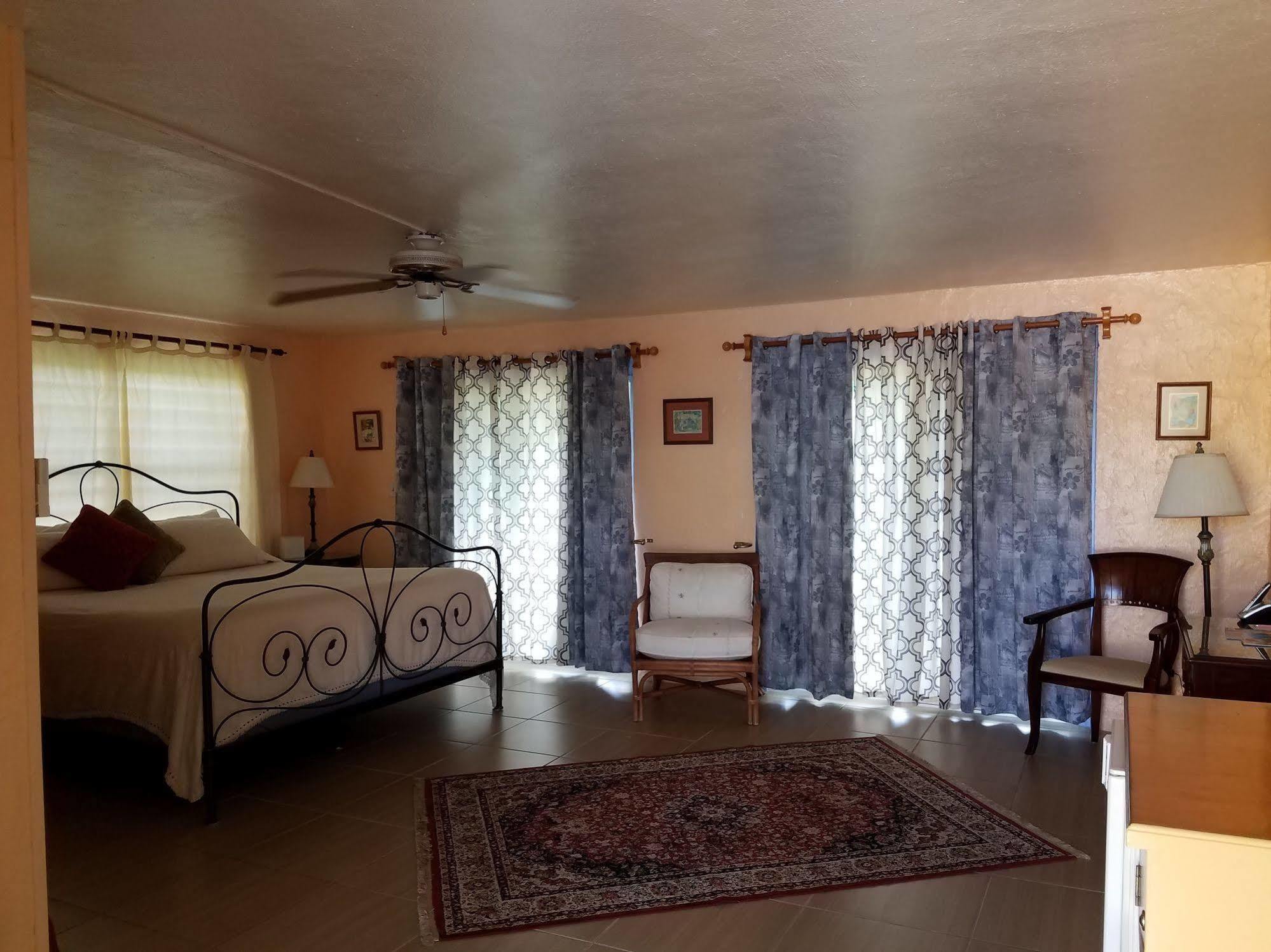 Carringtons Inn Saint Croix エクステリア 写真